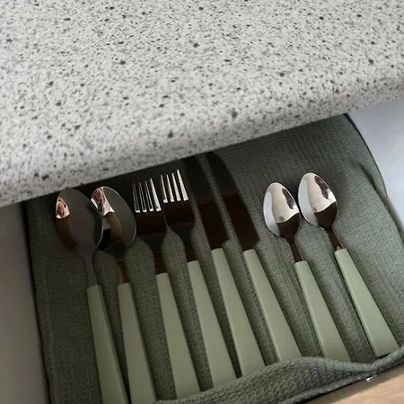 K - New Building & Private Parking *