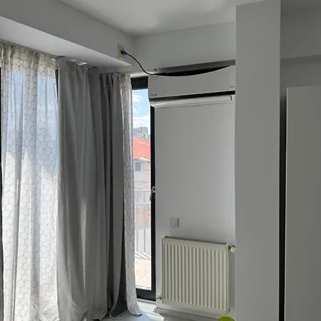 K - New Building & Private Parking