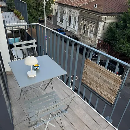 K - New Building & Private Parking Apartman Bukarest